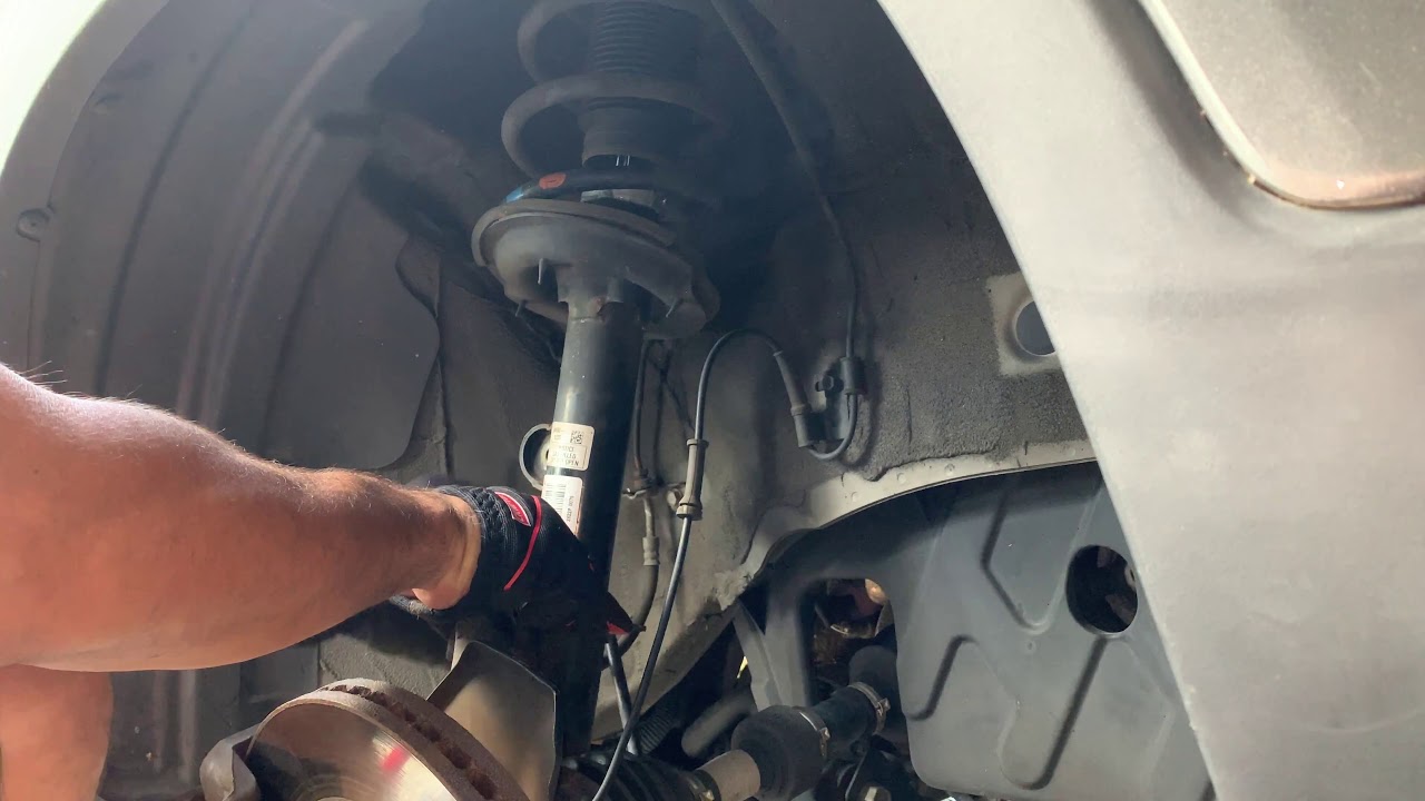 2013 Kia Sorento EX FWD Quick Strut Install ( Shocks and Coil Spring ) #kia #sorento #kiasorento