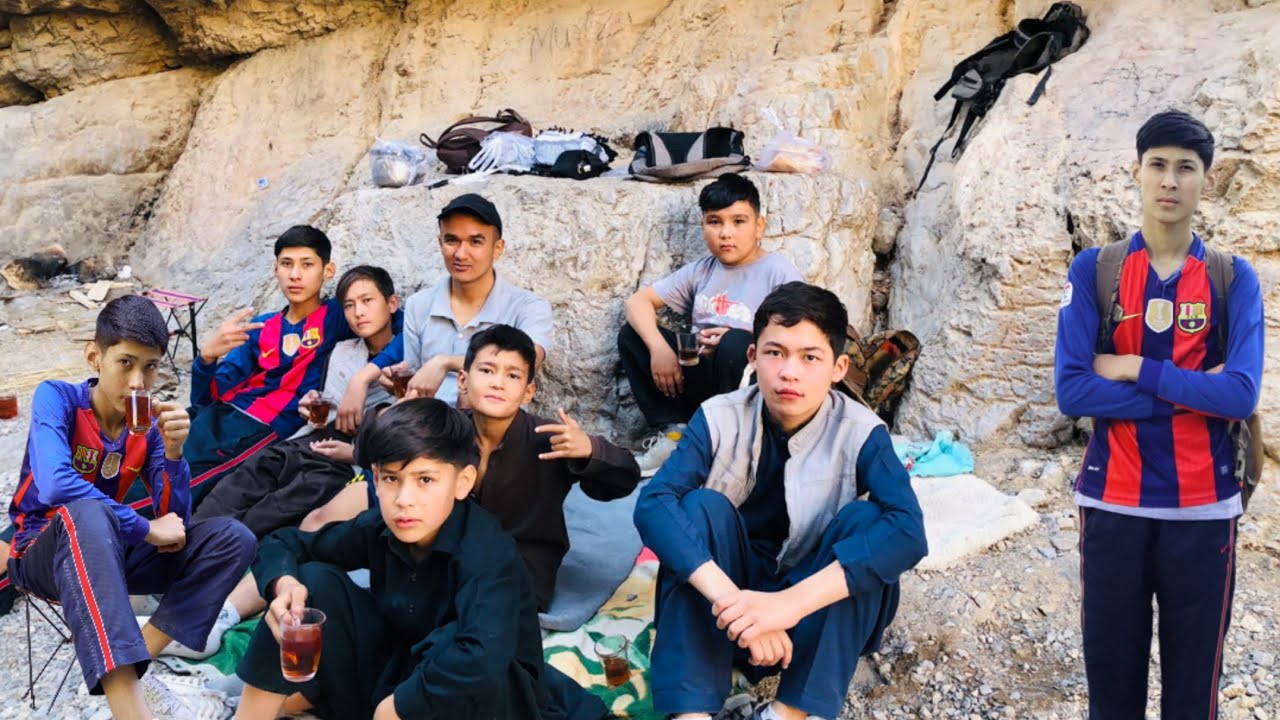 #quetta. Hiking 🧗picnic in mountain with friends #‎⁨@syedasghar2025⁩. 