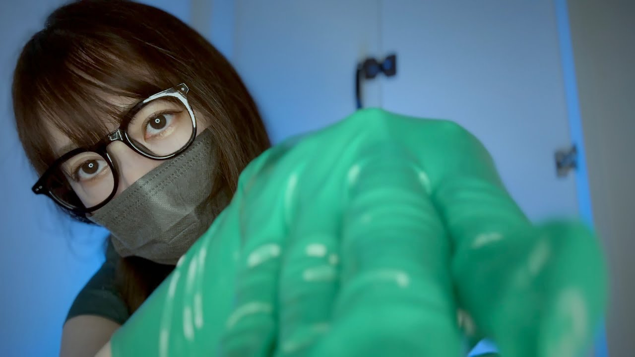 [ASMR] Женский осмотр ушей врачом 👩🏻‍⚕️ / Шепот, хирургические резиновые перчатки