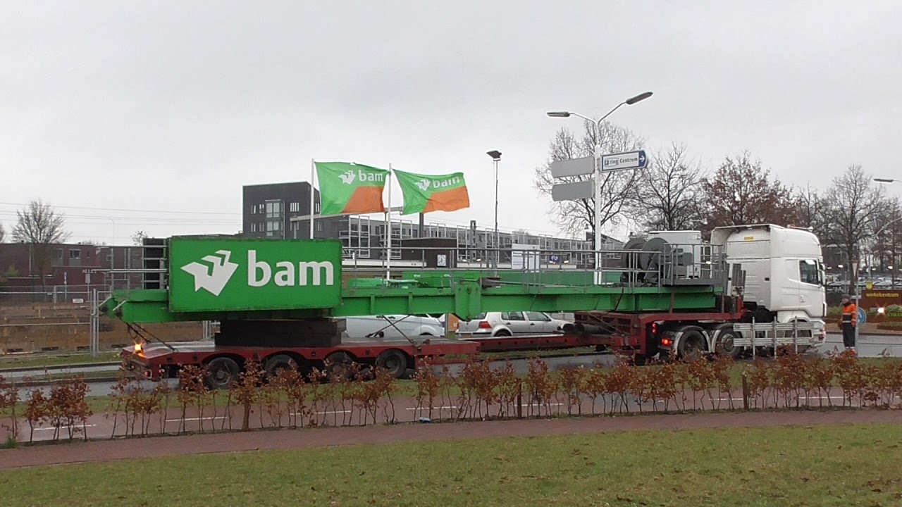 bouw parkeergarage station Wijchen deel 26 / opbouw torenkraan Bam 1/4