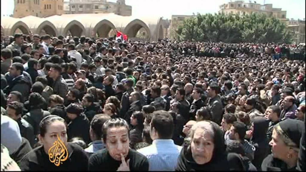 Thousands mourn Egypt's Coptic Pope Shenouda