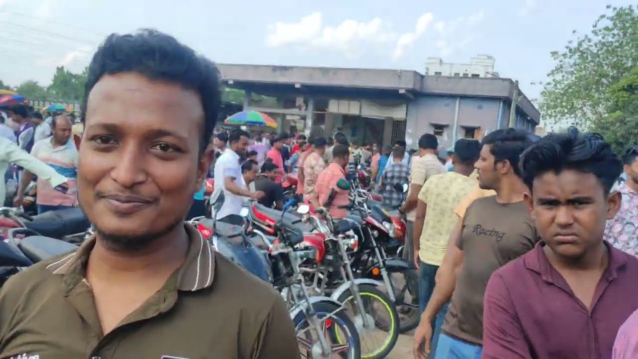 আলমডাঙ্গার বিখ্যাত মটরসাইকেল এর হাট।