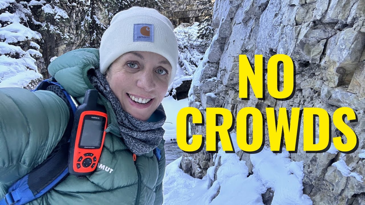 Johnston Canyon Winter Hike | Fewer Crowds & Frozen Waterfalls