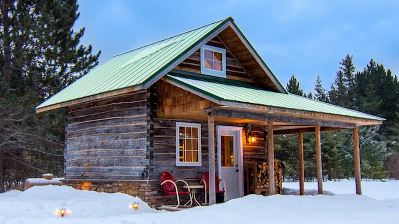 Cozy Green Gate Log Cabin Perfect Couples Getaway | Tiny House Concepts