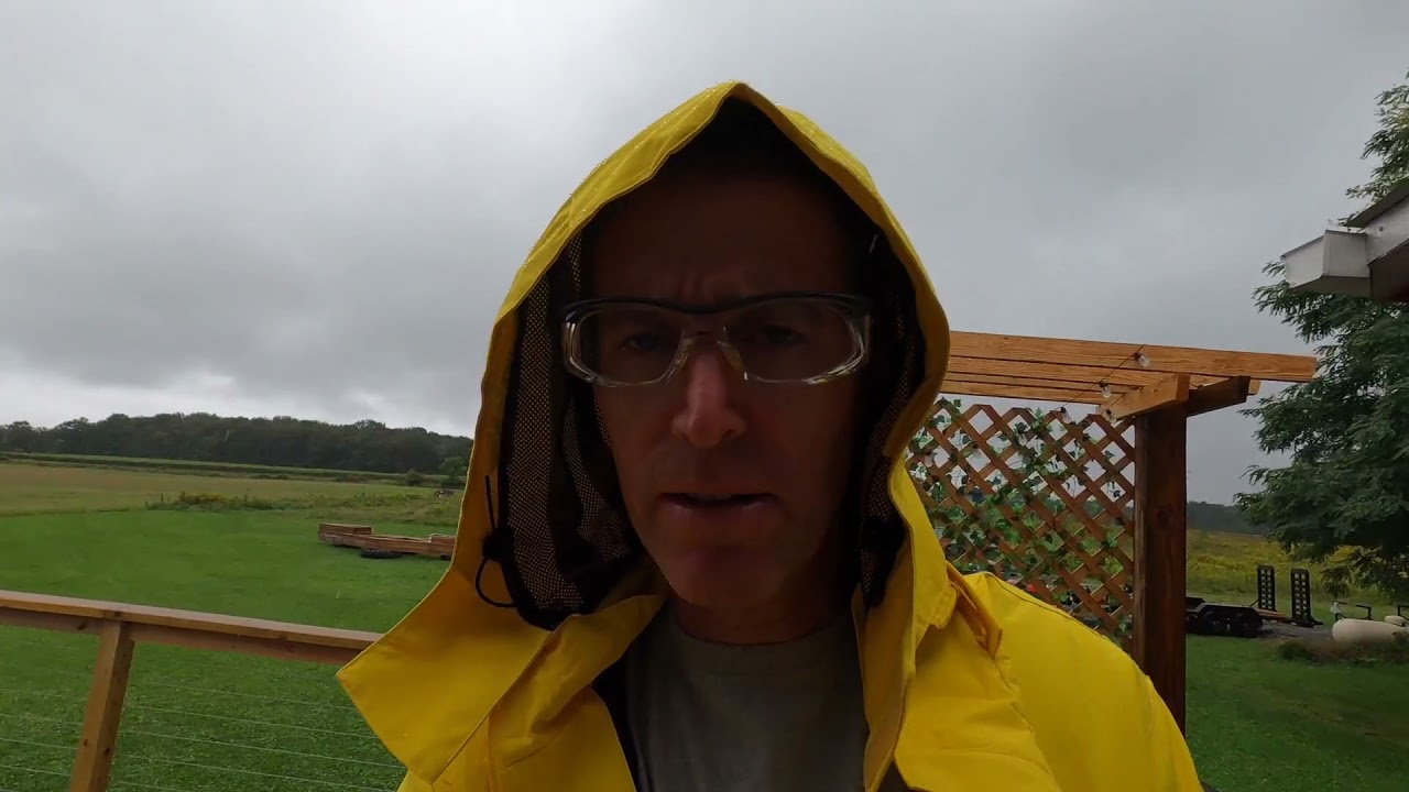 OTU Men's Lightweight Waterproof Hooded Rain Jacket Outdoor Raincoat Review, OTU Rain Jacket OUT IN