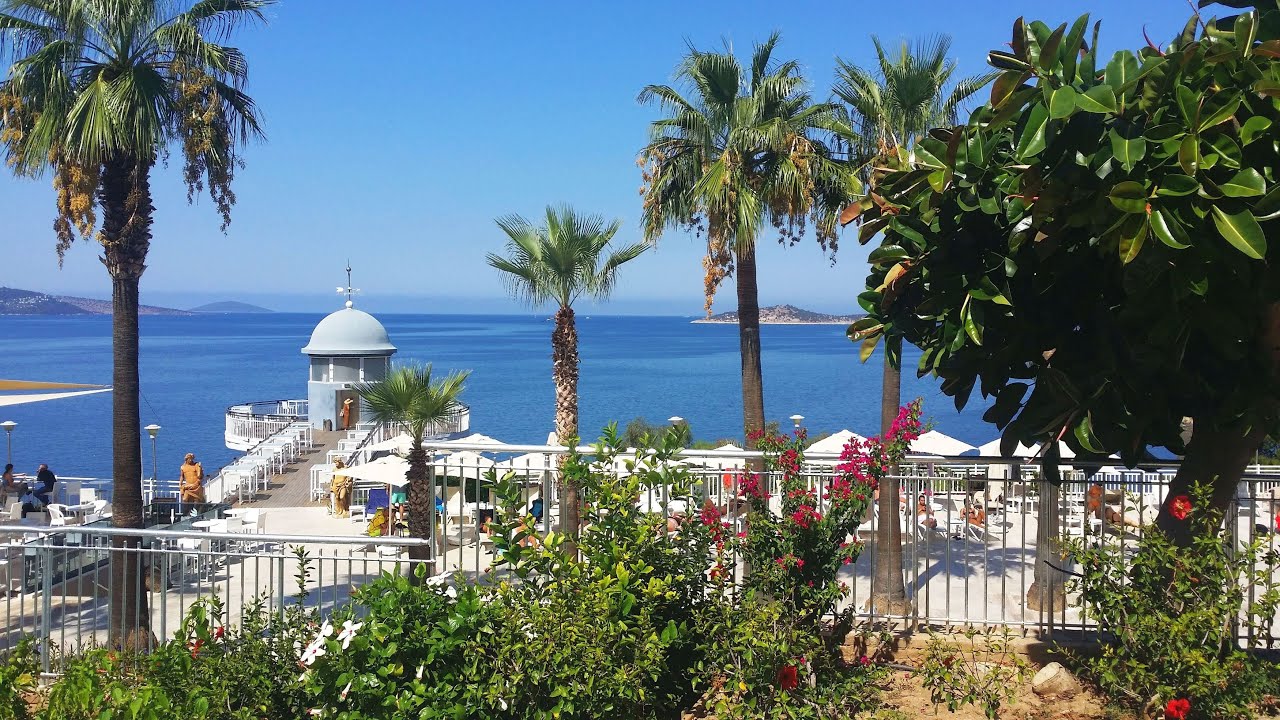 Blue Dreams Resort 5* -2022г. Прогулялись по территории отеля. Магазин, амфитеатр, детский бассейн.