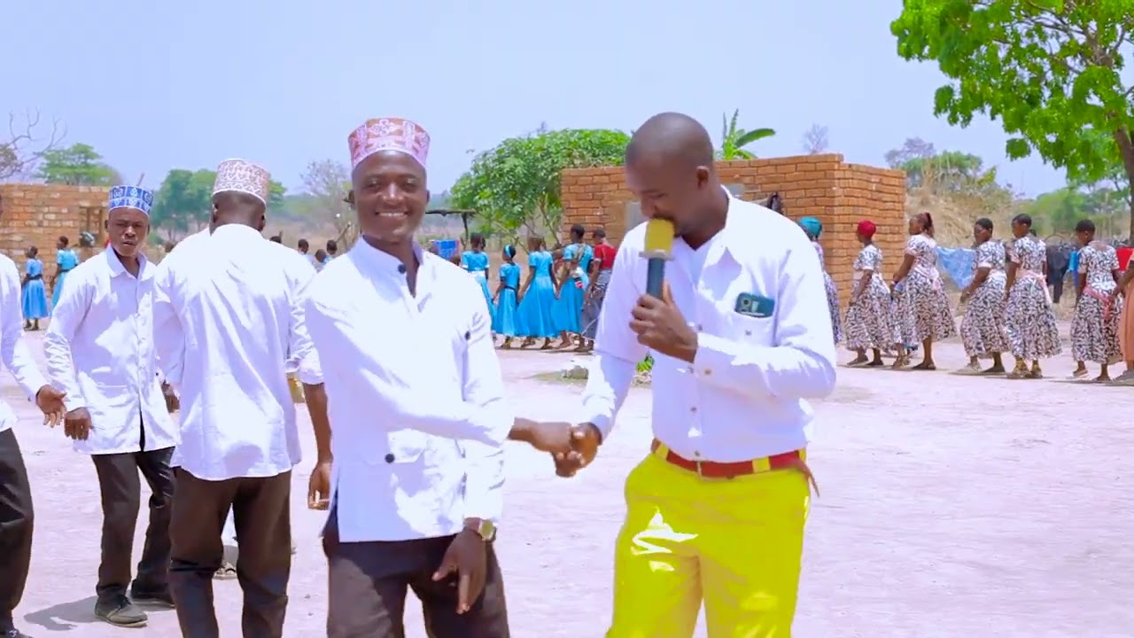 A K NGASA HITIMISHO LA WANAFUNZI KWA GWISU SAMOLA