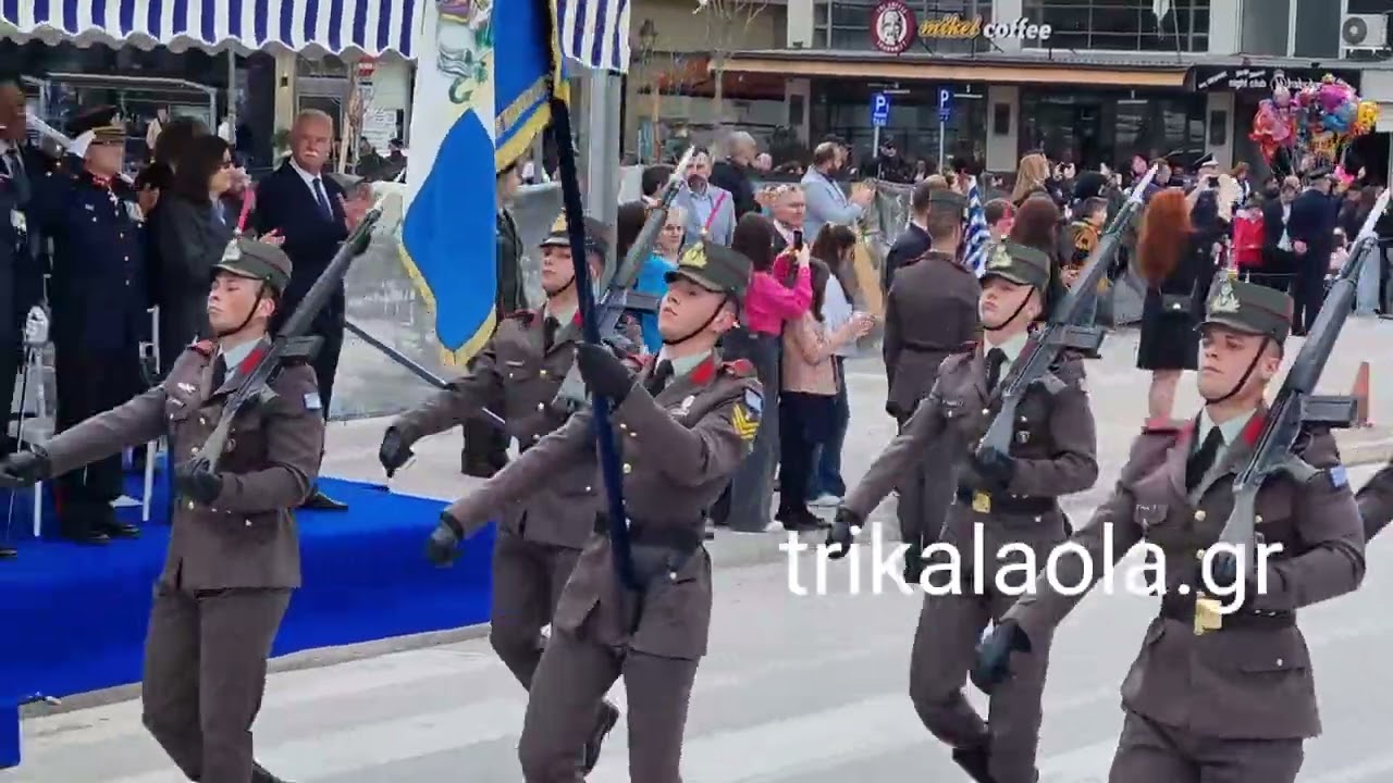 Τρίκαλα 25η Μαρτίου 2025 Τρίτη ΣΜΥ σπουδαστές Στρατιωτική παρέλαση περάσματα τμήματα αριστερή κάμερα