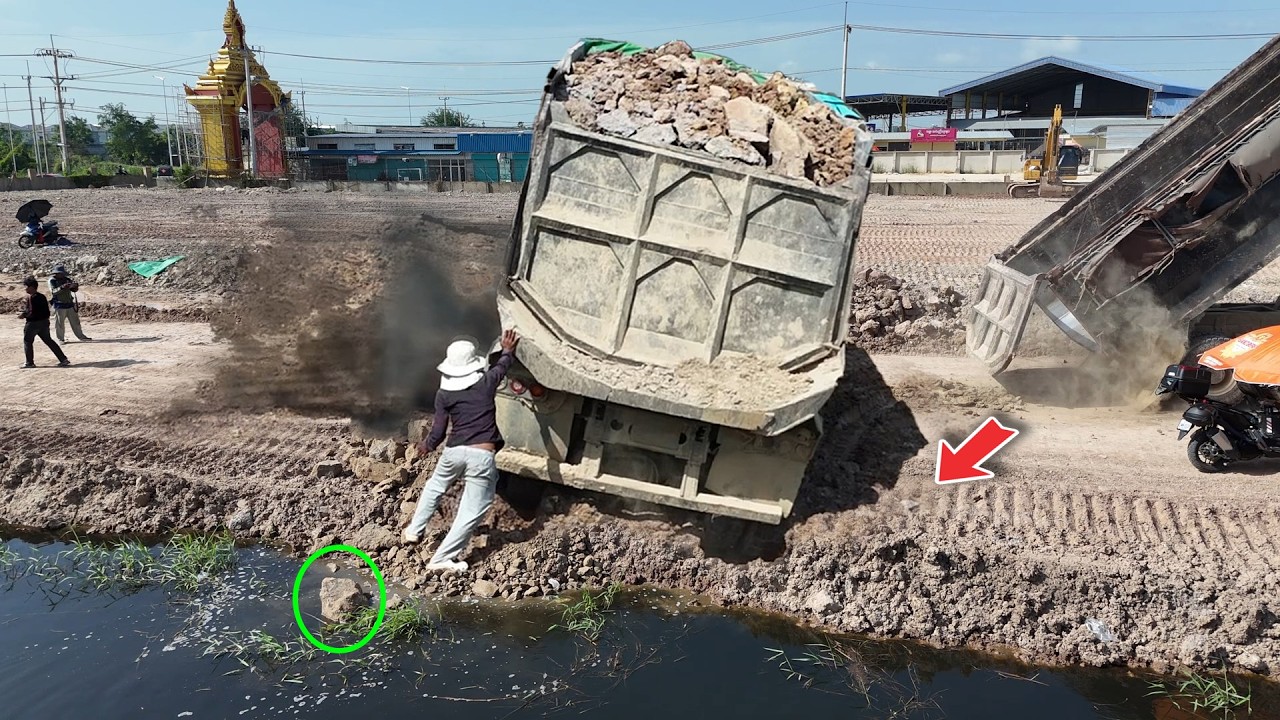 Impressive New Working! Nice land filling by Skillful Team 25ton Trucks & DH17 C2 Bulldozer