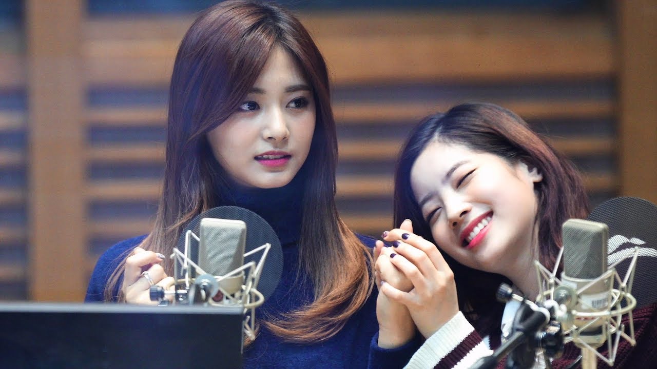 171214 TWICE 'Heart Shaker' 쯔위 (Tzuyu) & 다현 Reaction 4K 직캠 @강타의 별이 빛나는 밤에 4K Fancam by -wA-