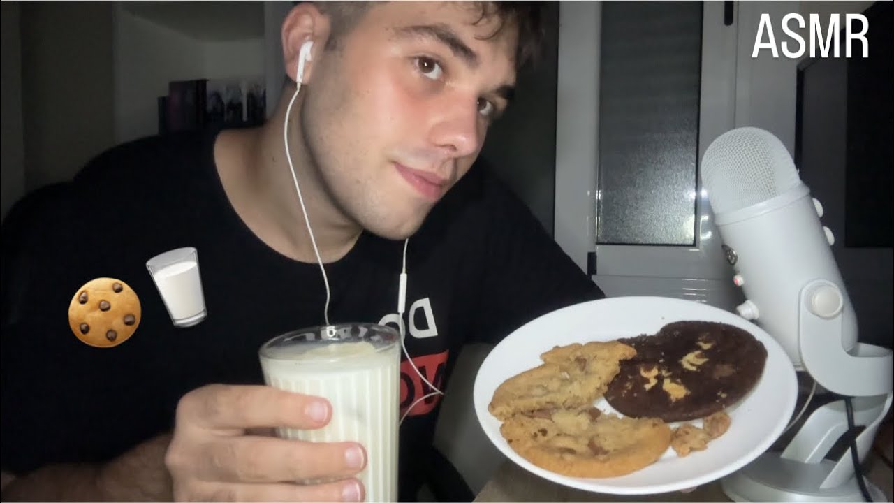 ASMR COMIENDO GALLETAS 🍪🥛| Mukbang