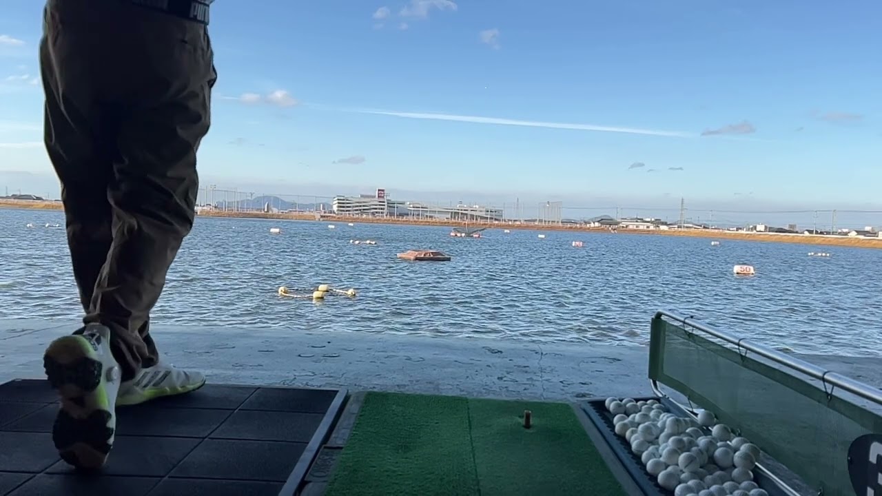 クラブとボールの当たる位置　スロー映像