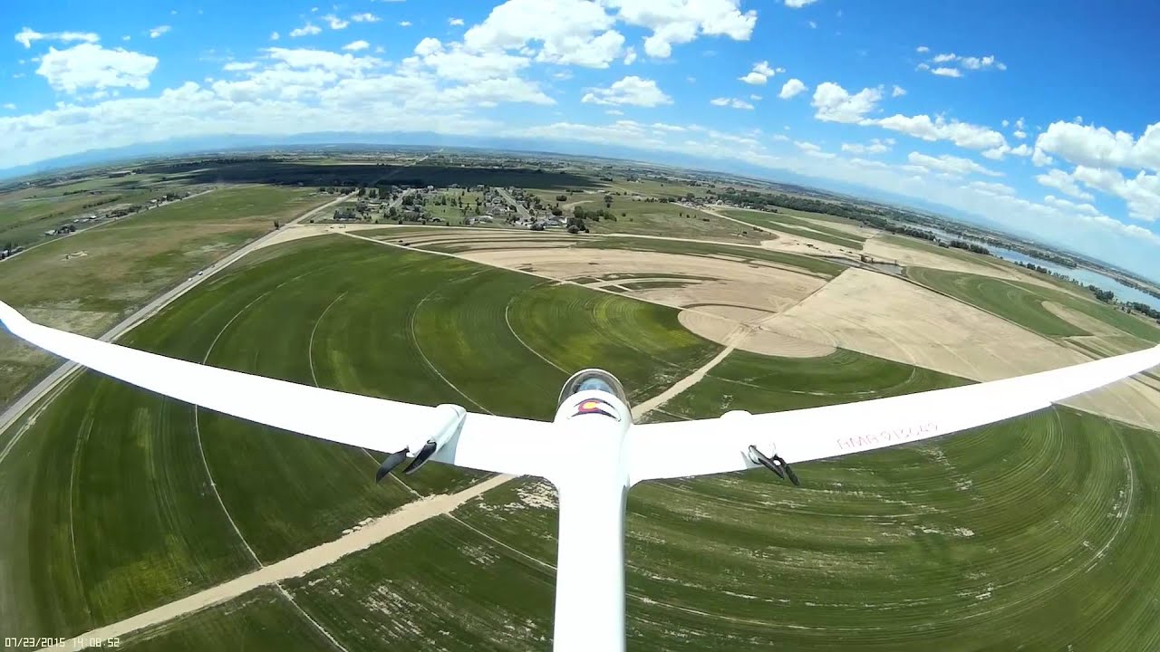 Glee Let Models DG1000 flight