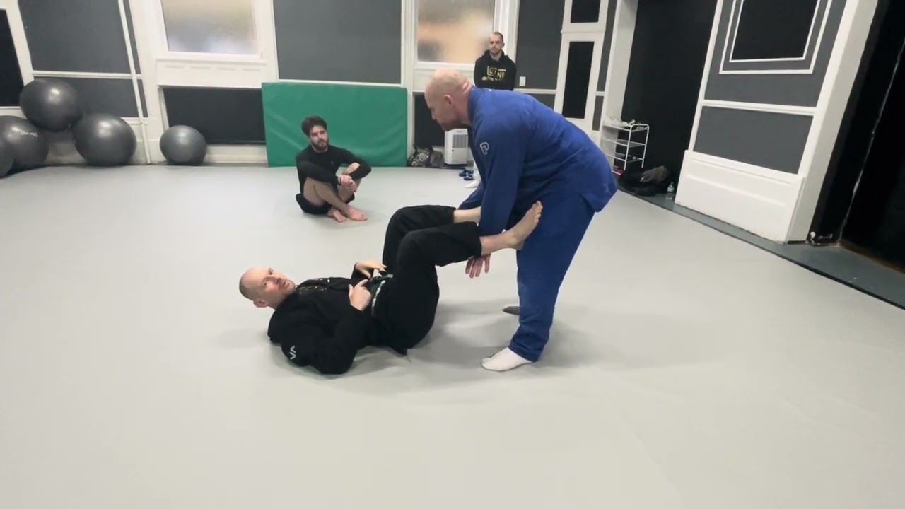 Best early counter to the double under / stack pass : Leg Pummelling