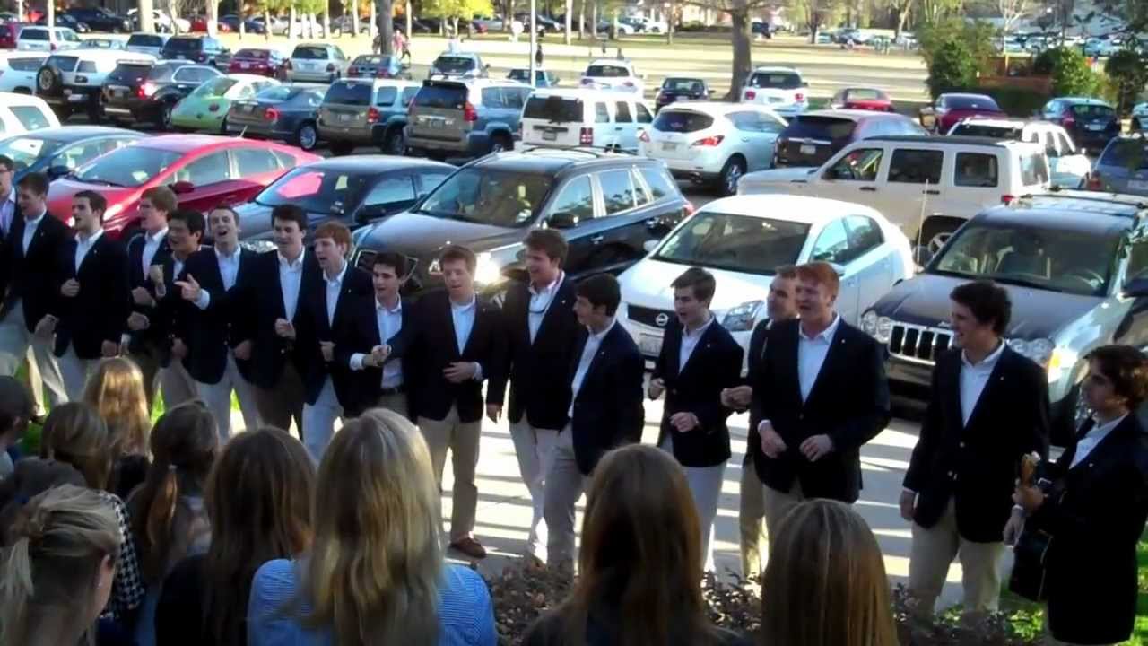 SMU Beta Theta Pi serenades Alpha Chi Omega