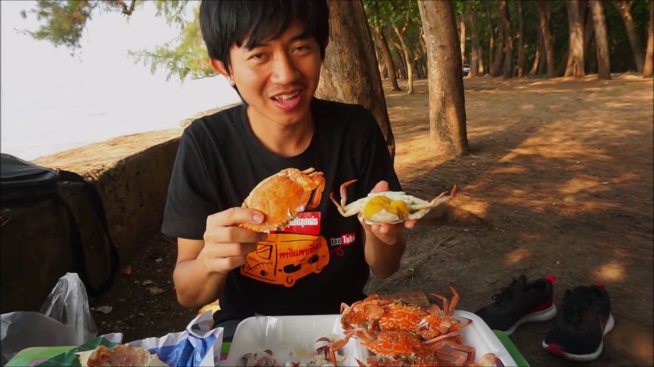 เที่ยวไปทั่วกับครัวลุงเด่นEP#13 ปูม้านึ่งสดๆ ปูไข่นึ่ง ตลาดสวนสน บ้านเพ ระยอง