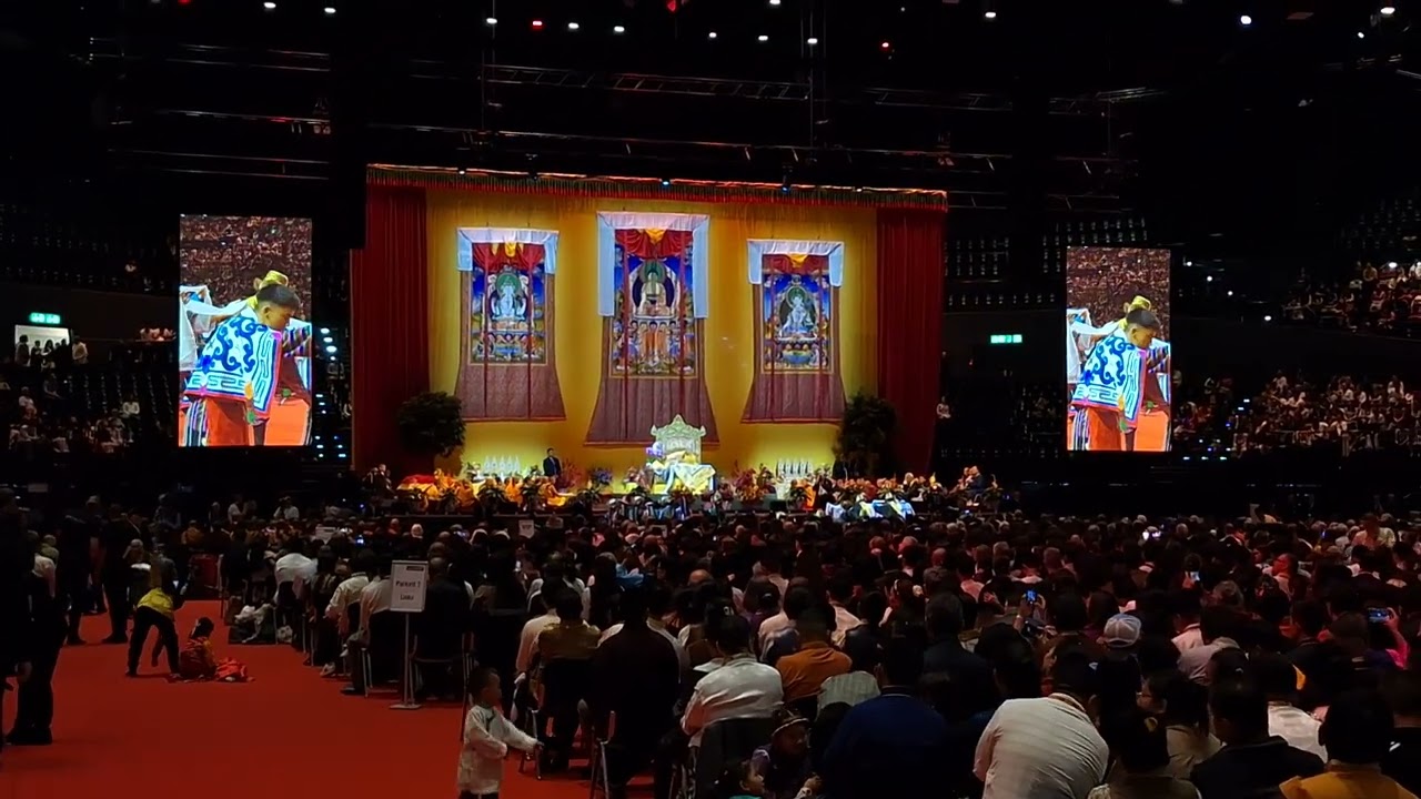 The Swiss Deogar offered a beautiful heartfelt melodies song to His Holiness the Dalai Lama.