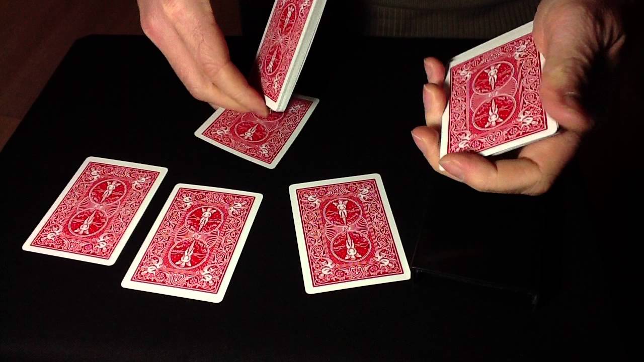 Gekozen kaart verdwijnt van onder hand van de toeschouwer en verschijnt op onverwachte plaats