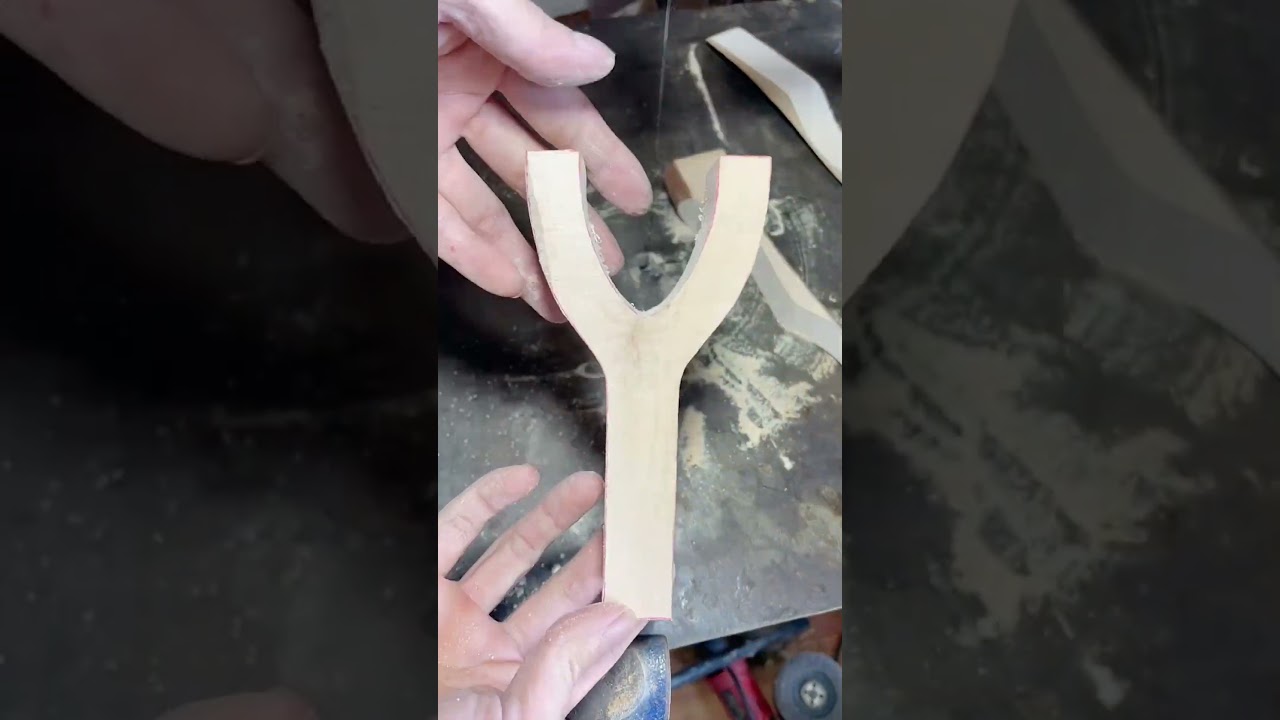 The whole process of making a slingshot from wood#shorts #slingshot #shooting #foryou