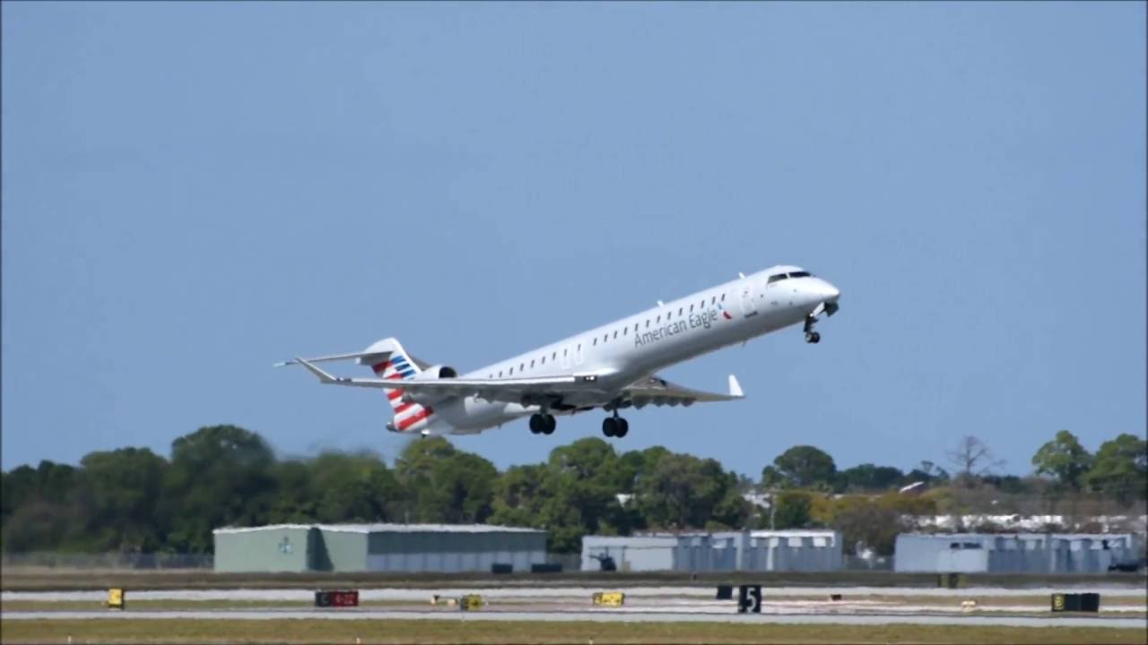 [HD] American Eagle CRJ-900 pushback, startup, and takeoff from Sarasota-Bradenton Airport