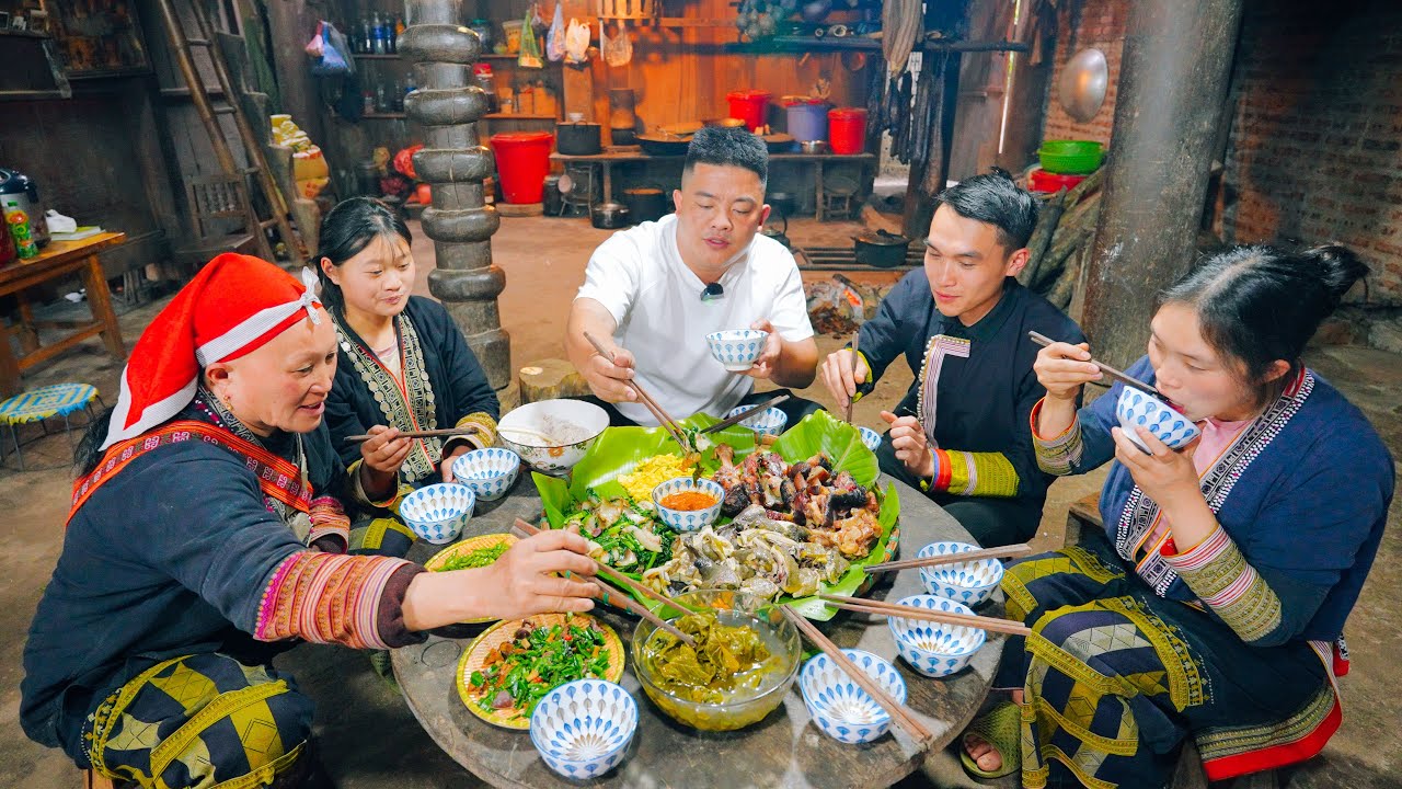SAPA TV | BẤT NGỜ ĐƯỢC EM GÁI DAO ĐỎ MỜI VỀ NHÀ CHƠI, ĂN ĐÙI LỢN GÁC BẾP, GÀ ĐEN TẠI BẢN TẢ PHÌN