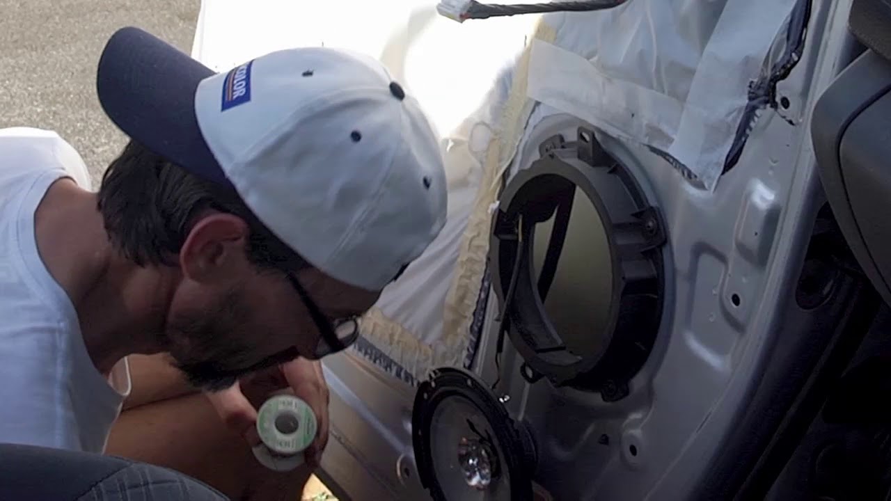 Hyundai iLoad H-1 door panel removal