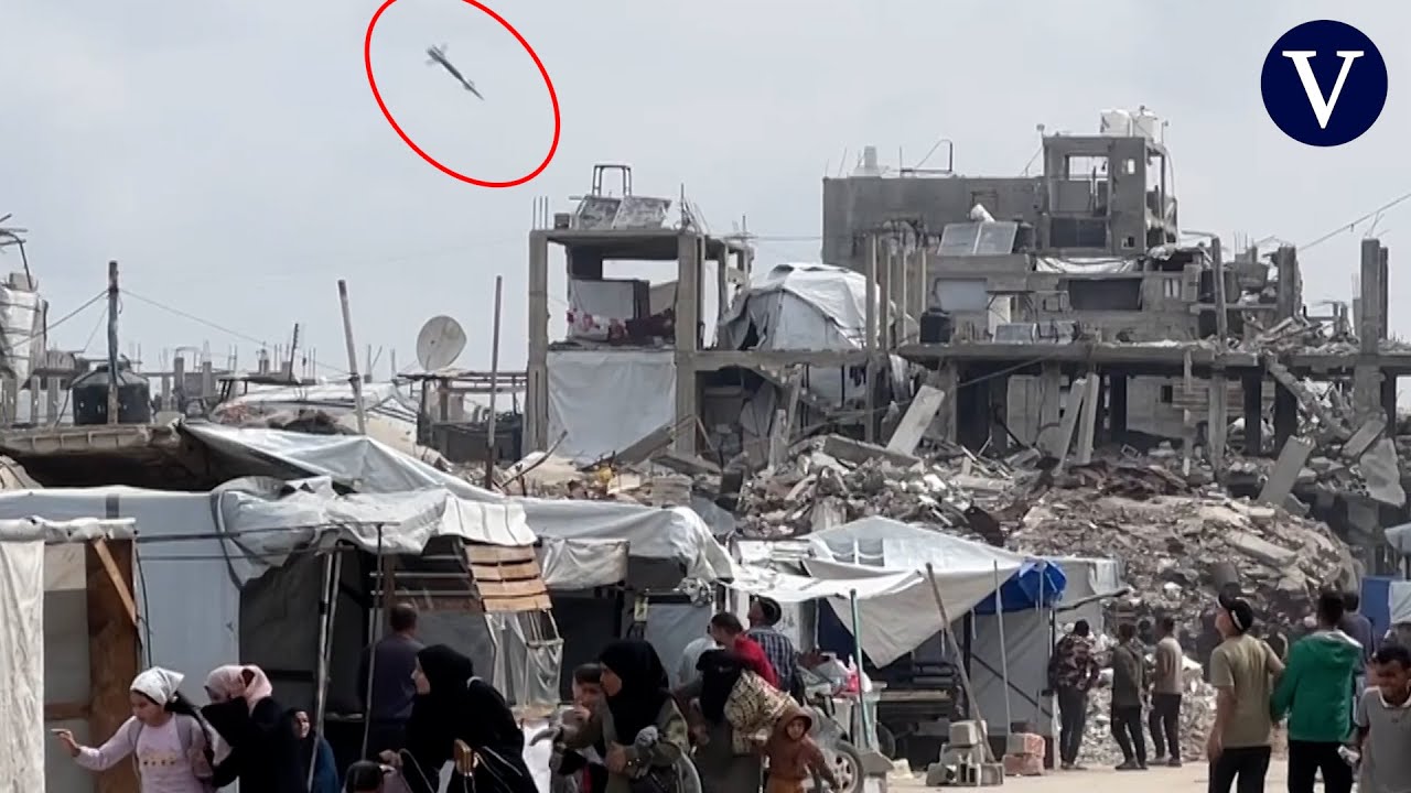 Un cámara capta el momento de un ataque aéreo israelí en Gaza