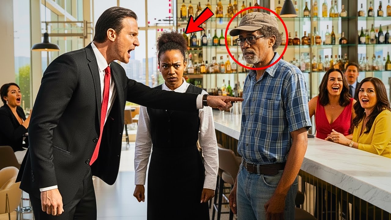 CHEFE DISFARÇADO FOI HUMILHADO NO SEU PRÓPRIO BAR… E AS TRÊS PALAVRAS DA GARÇONETE MUDARAM TUDO!