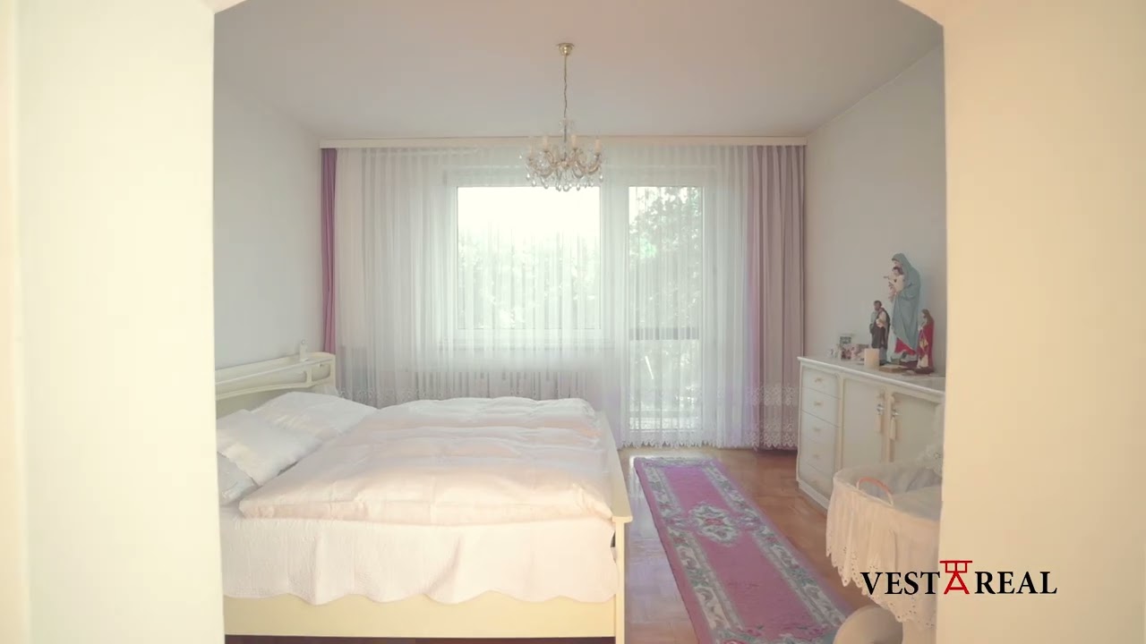 Na predaj priestranný rodinný dom s dvojgarážou - Smolenice, Jahodník