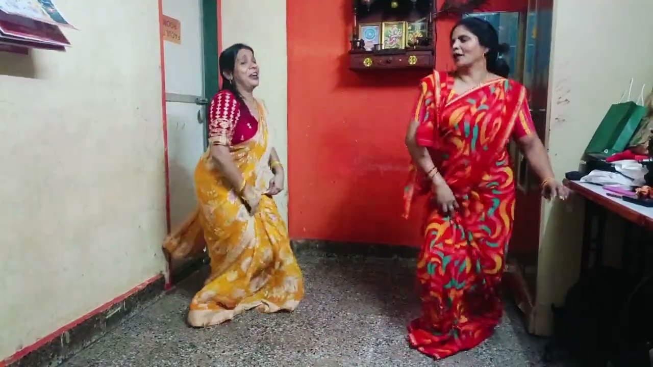 धमाकेदार नाच 🤣 सहेली के साथ 😀 कमेंट करे केसा लगा #awadhi_jaunpuriya 
