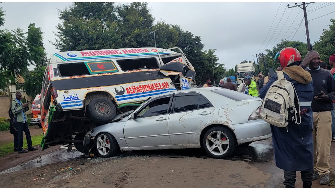 AJALI MBAYA MUDA HUU ARUSHA, WATU 20 WALIOKUA KWENYE DALADALA WAJERUHIWA, 