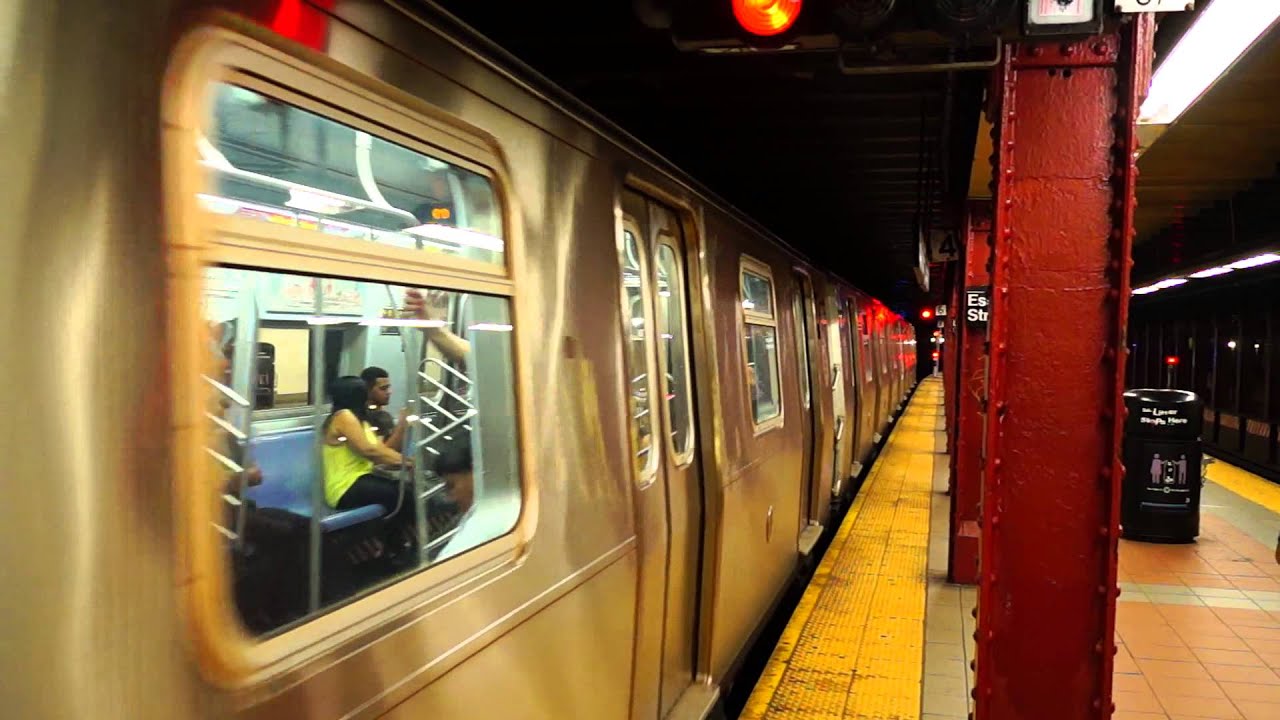 MTA R160A-1 OPTO (M) entering Essex Street