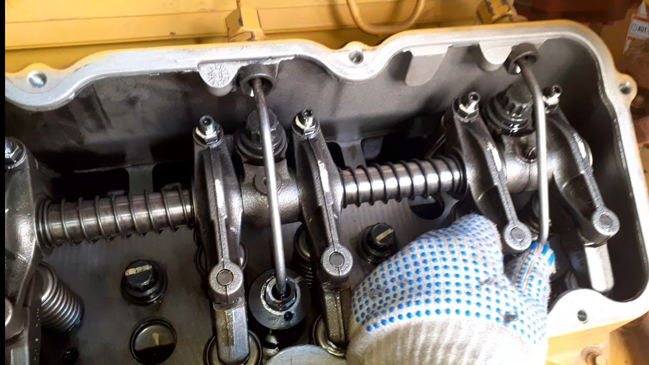 Cat 3412c  engine How to adjust  valve lash . engine valve space adjustment.