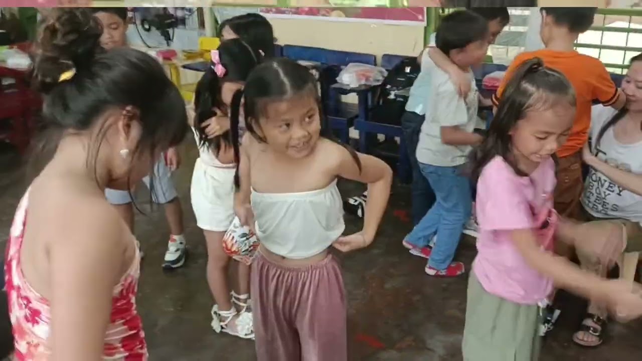 Grade 2 Compuesto Christmas Party 2025 | 4