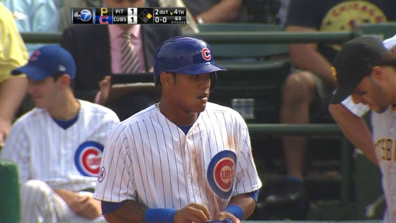 PIT@CHC: Russell beats throw to first to score Bryant
