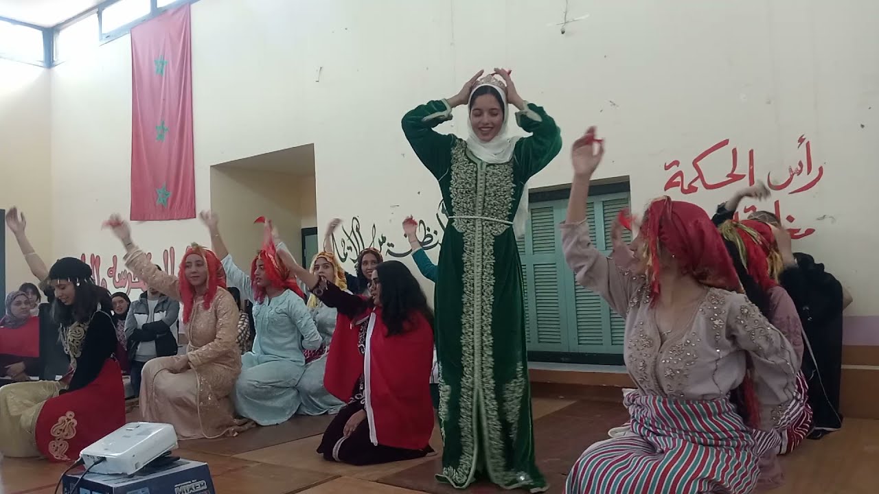 تلميذات ثانوية سد بين الويدان التأهيلية بأفورار يتألقن في أداء أنشودة المغرب أرض اجدادي