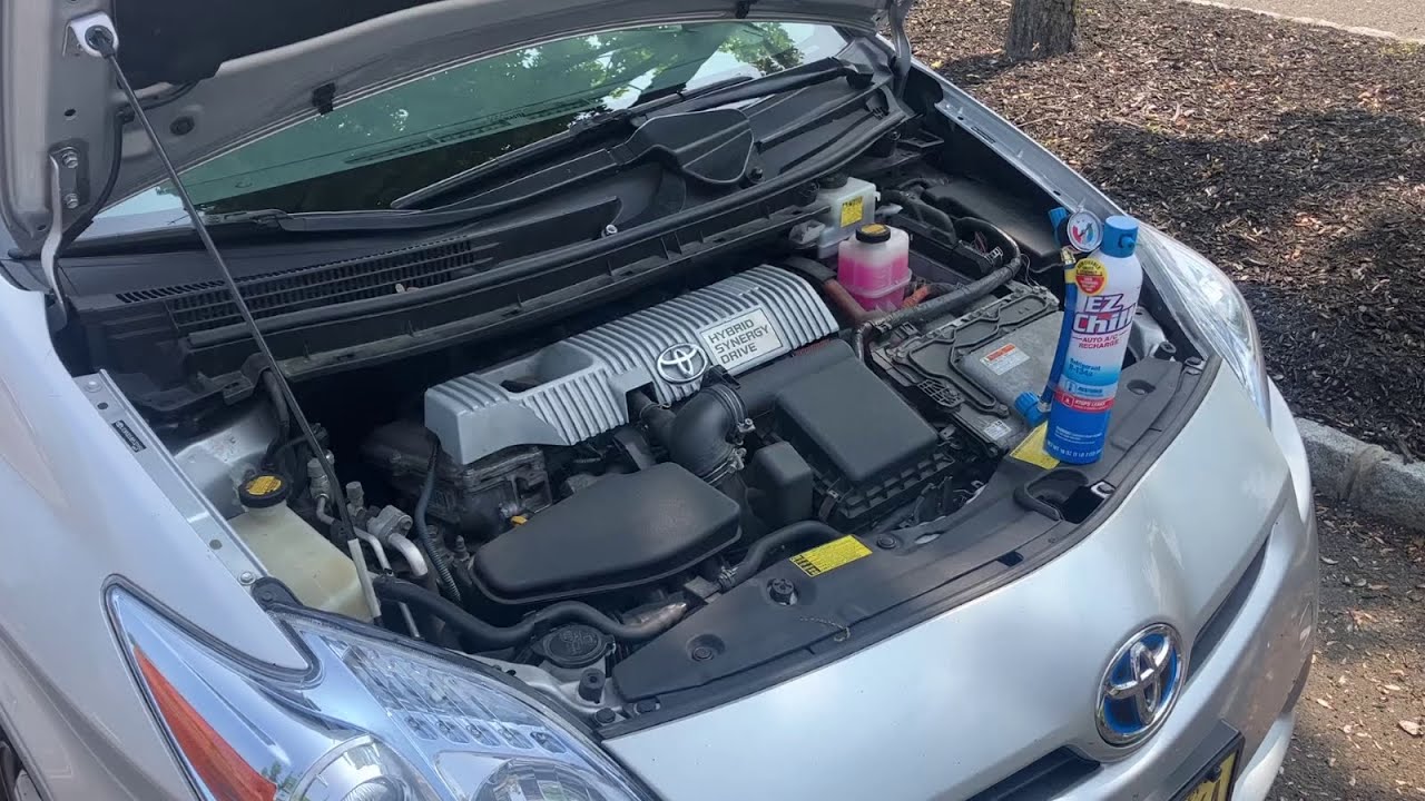Toyota Prius 30 заправляем кондиционер своими руками