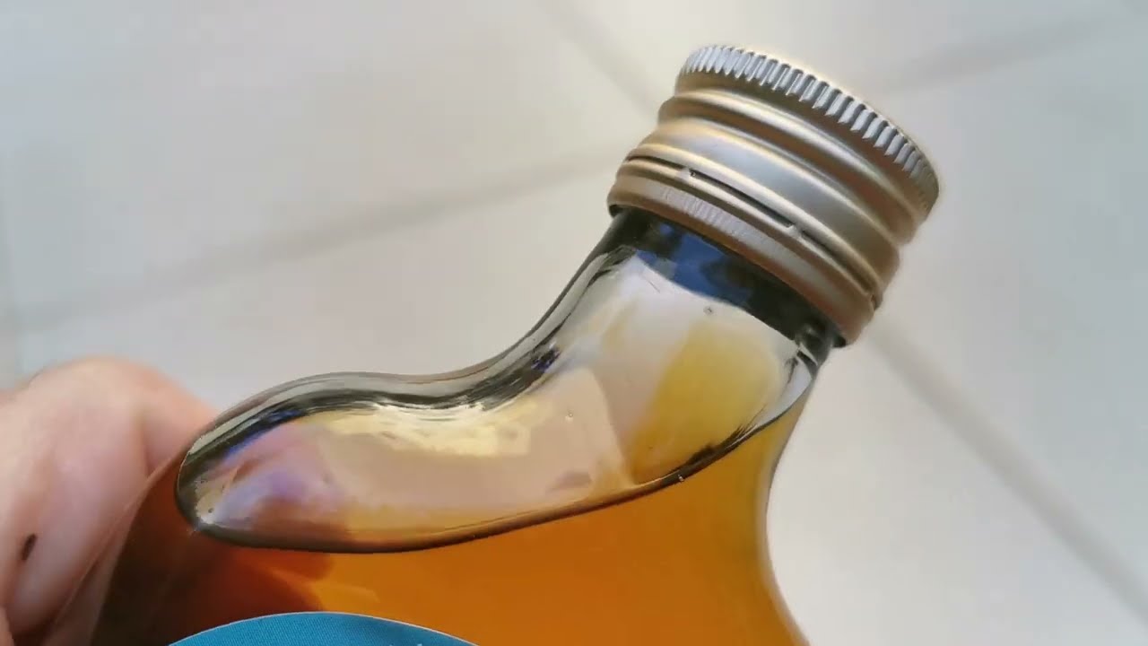 Clamping tool to seal aluminum bottle caps