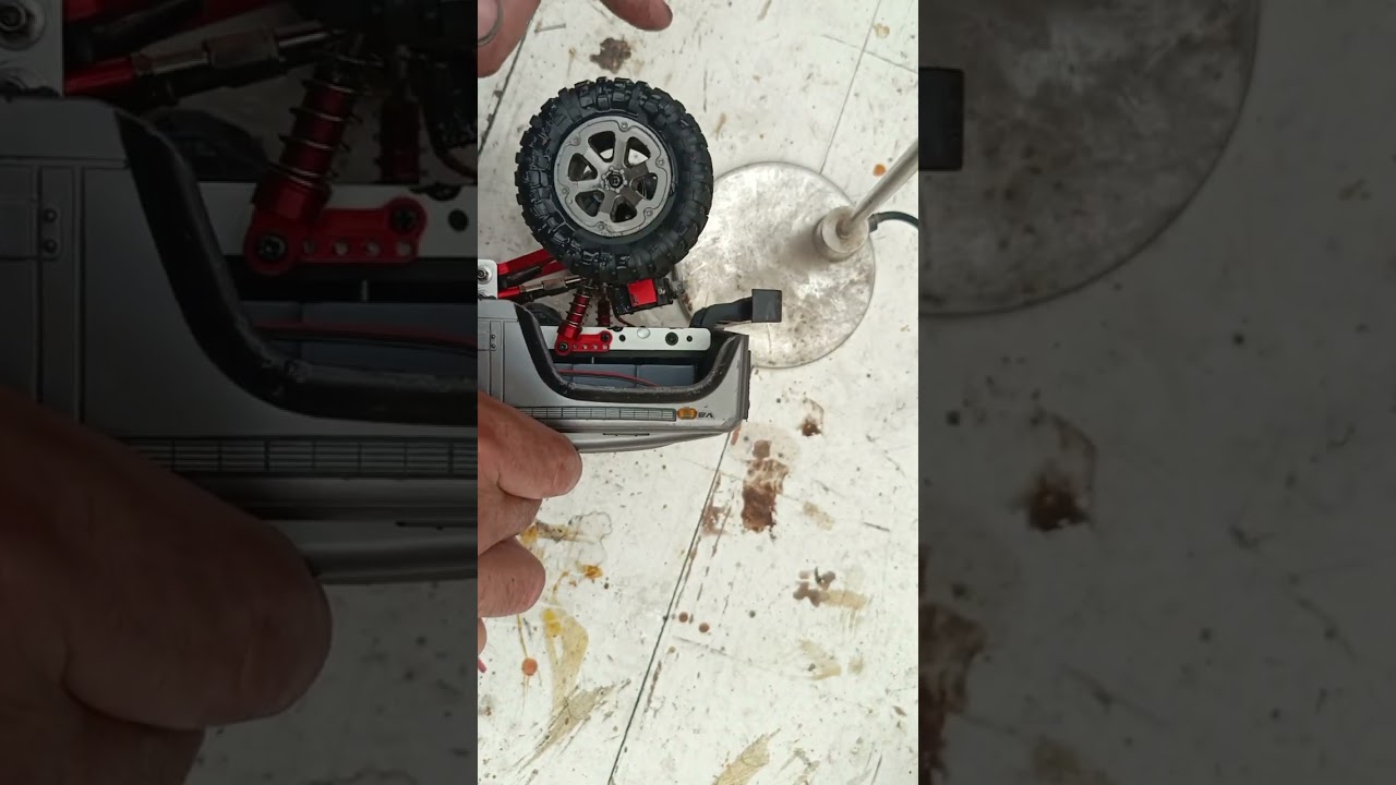 RC MN99S Land Rover Defender Improving non-hydraulic grease shock absorbers