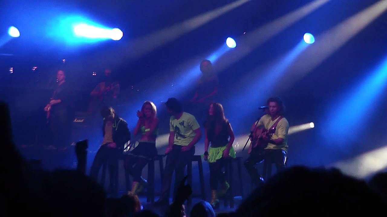 06.  PENSANDO EN VOS - TEEN ANGELS GRAN REX 2011