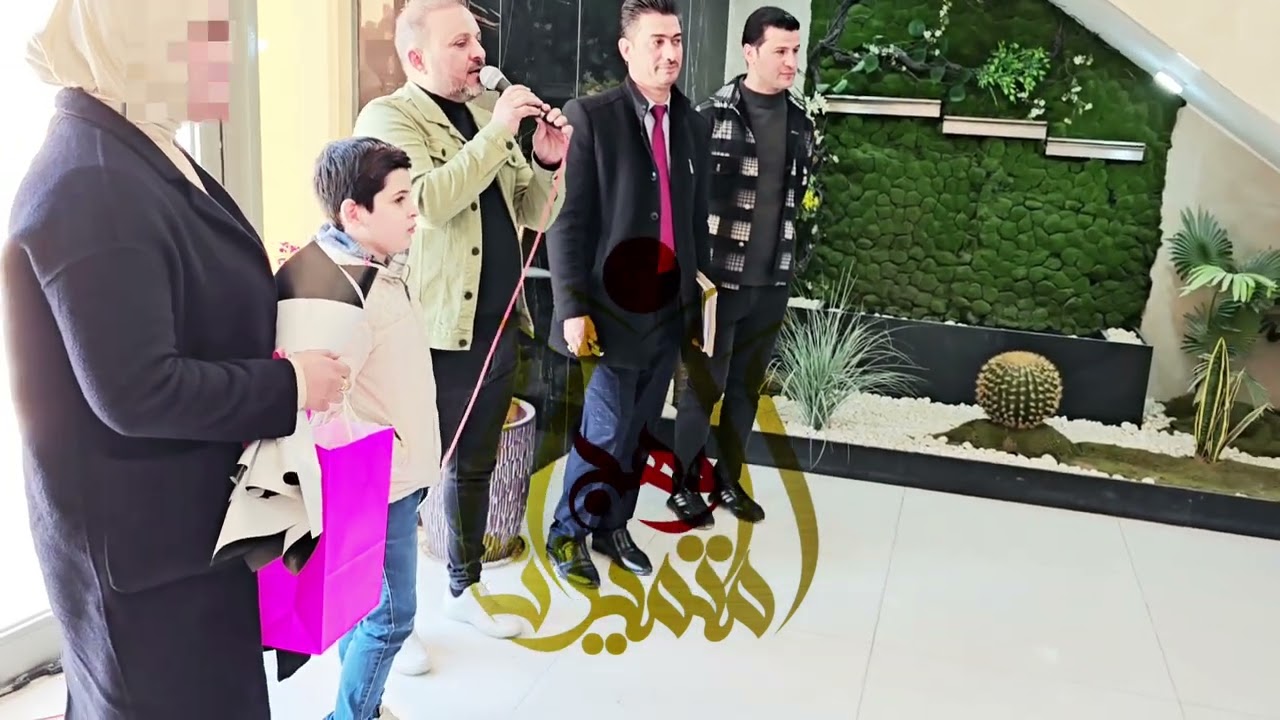 تكريم الطالبة مشكاة علي لفوزها بالمرتبة الثانية في مسابقة الخطابة للبنات في سوق الشيوخ