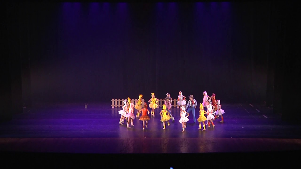 Studio Greyce Gross 2017 - Coreografia A fazendinha - Estilo Livre Infantil