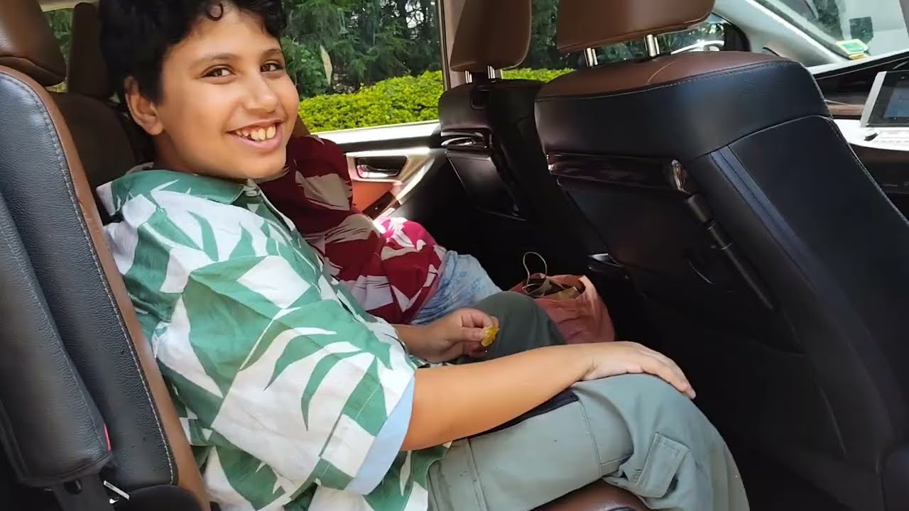 مسكين زكريا طاح طيحة خيبة🇮🇳 البنات هد المدينة خاصة لسياحة مدينة الشاي الأخضر