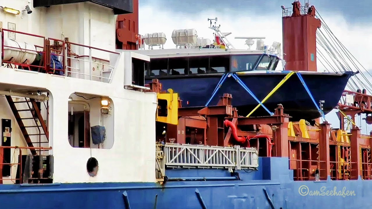 Schleusung Frachter BBC DART V2DE6 & Schnellf&auml;hre cargo seaship & new speed ferry INSELEXPRESS haul