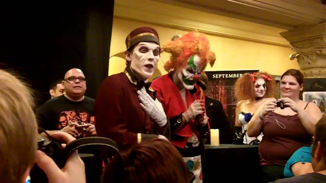 Jack the Clown vs  The Usher at HHN XX
