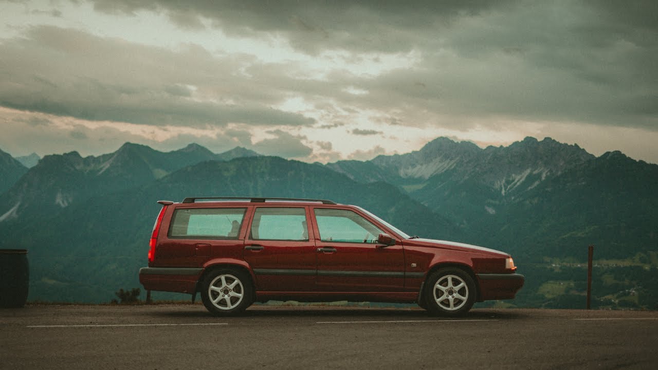Volvo 850 T5 mountain driving.