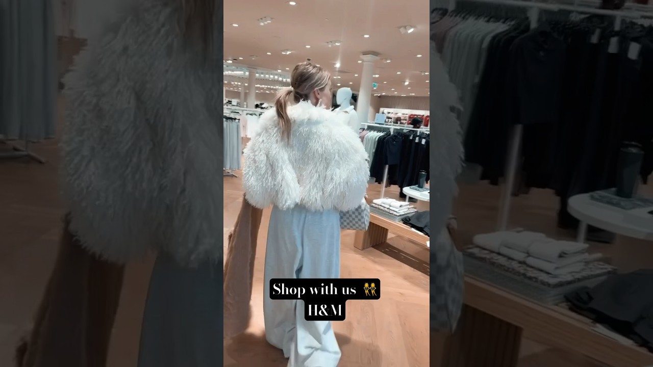 #hm #fashionstyle #twins #fashion #instore #twins #duo #youtubeshorts #shopping #shopwithme #ootd