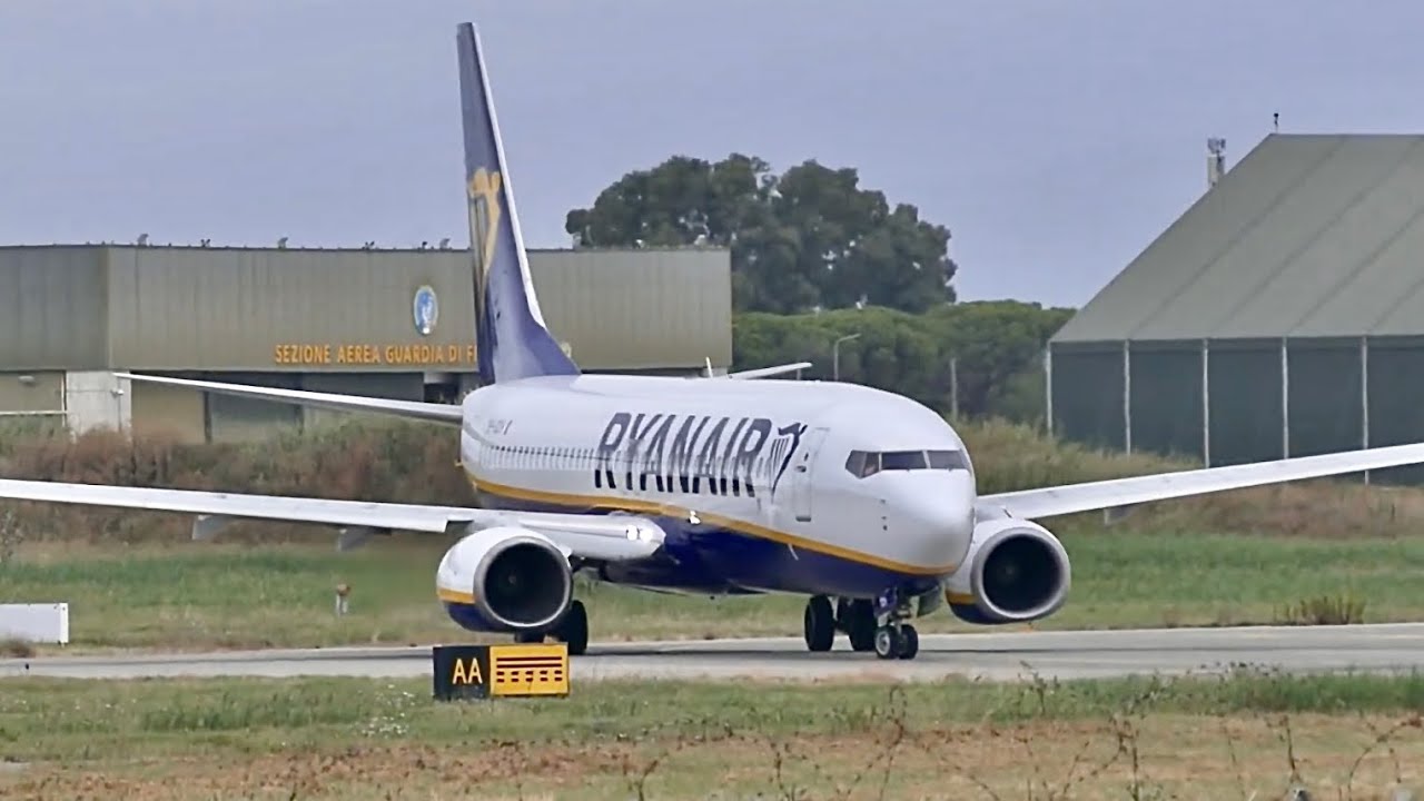 19 MINS of Landing & Taxi at PSA | Pisa Airport Planes Spotting 4