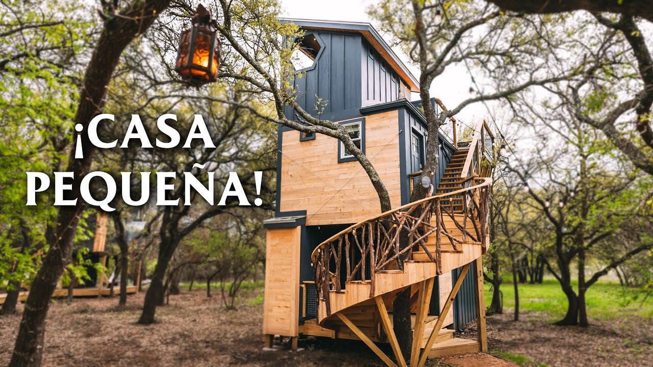 ¡Casa pequeña de 3 pisos! | ¡Recorrido por The Acorn, la Casa del Árbol de Airbnb!