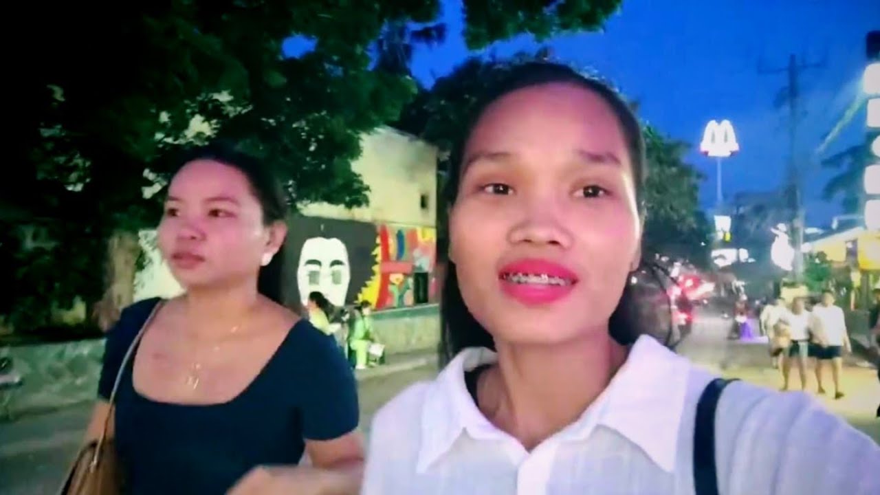 Walking to Alona Beach Panglao Bohol,